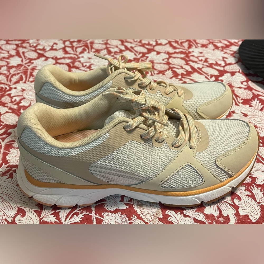Vionic Tokyo Sneaker